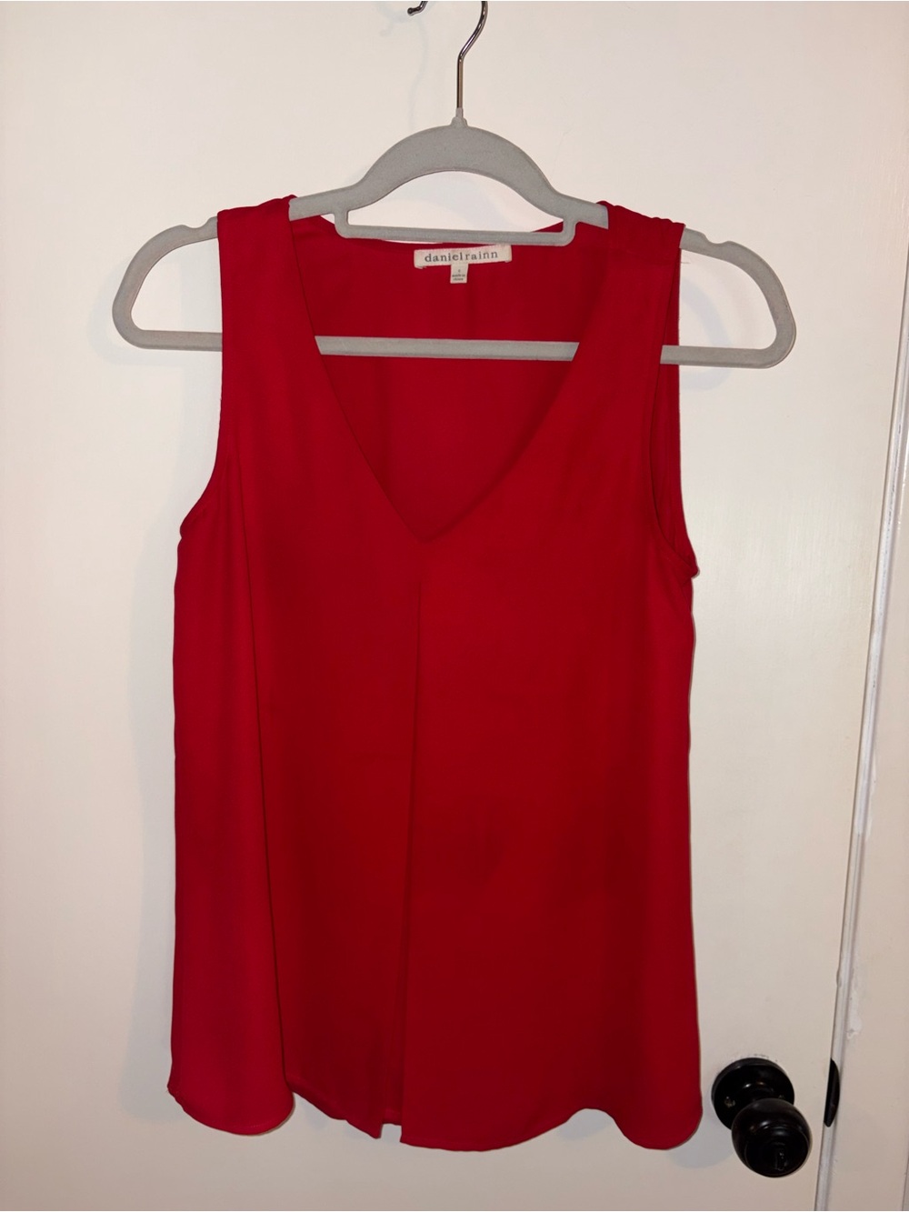 Daniel Rainn Bright Red V-Neck Sleeveless Camisole